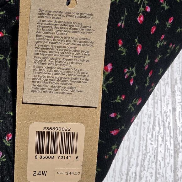 Levi's Shorts Women's Size 24W Black Denim Floral Mid Length Stretch Mid Rise - Picture 7 of 7